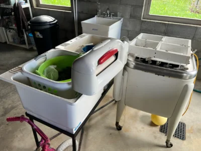 The ringer washer machine: Are they really faster than the high tech machines "English" use today? You'll be surprised at the answer. The ringer washer machine: Are they really faster than the high tech machines "English" use today? You'll be surprised at the answer.